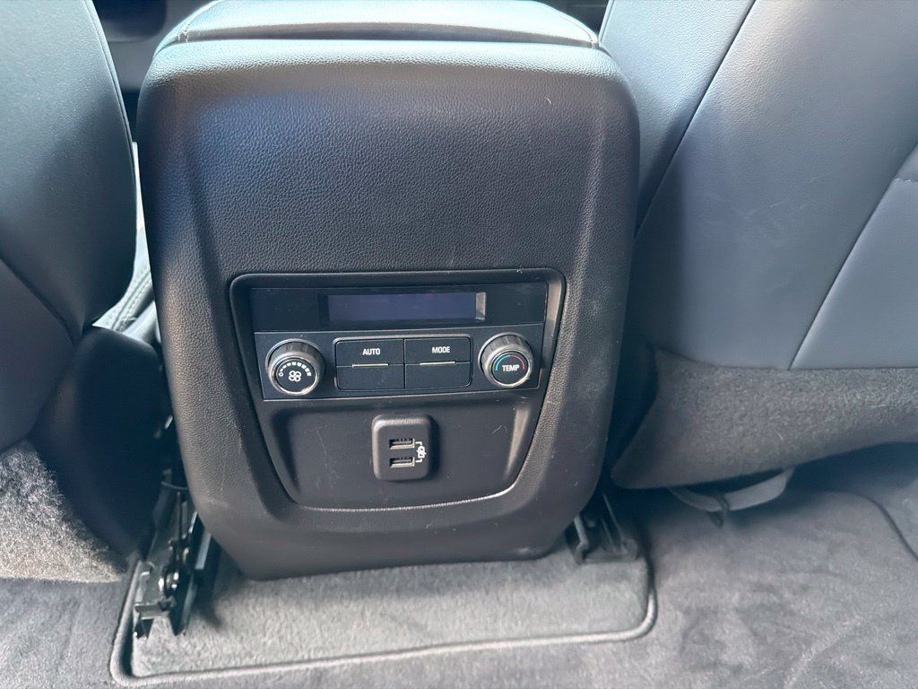 Used 2019 Buick Enclave Essence FWD image 33