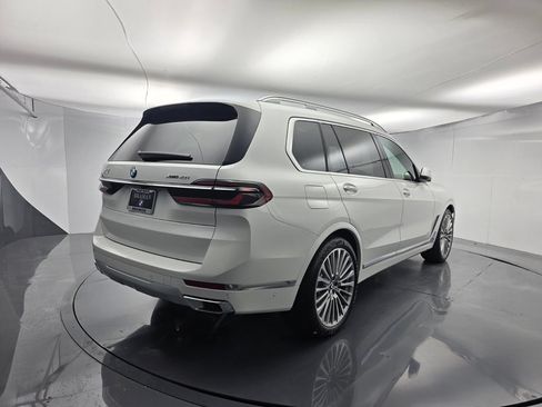 New 2027 BMW X7 xDrive40i w/ Premium Package AWD/4WD image 4