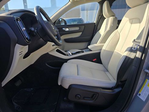 Used 2026 Volvo XC40 B5 Plus AWD/4WD image 20