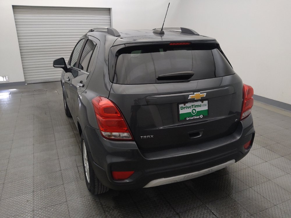 Used 2017 Chevrolet Trax LT w/ LT Convenience Package FWD image 6