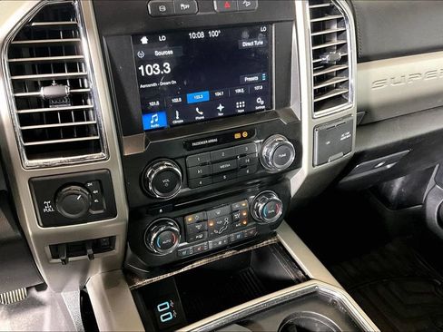 Used 2017 Ford F250 Lariat w/ Lariat Value Package AWD/4WD image 24