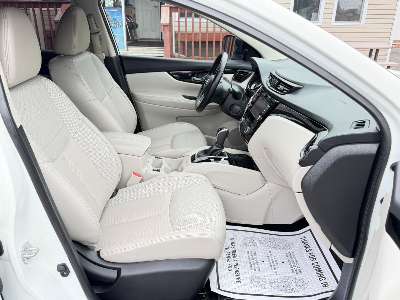 Used 2022 Nissan Rogue Sport SL AWD/4WD image 42