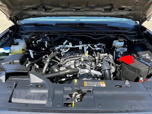 Certified 2025 Ford Ranger XLT w/ Technology Package AWD/4WD image 10
