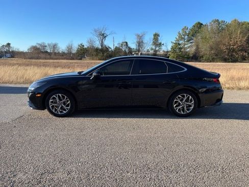 Used 2023 Hyundai Sonata SEL w/ Cargo Package image 2
