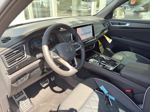New 2025 Volkswagen Atlas Cross Sport SEL Premium R-Line image 10