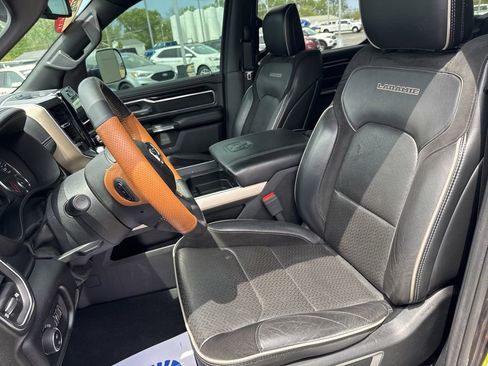Used 2019 RAM 1500 Laramie AWD/4WD image 9