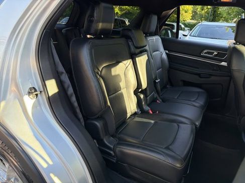 Used 2017 Ford Explorer Limited w/ Equipment Group 301A AWD/4WD image 12