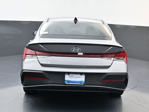 Used 2025 Hyundai Elantra SEL FWD image 5