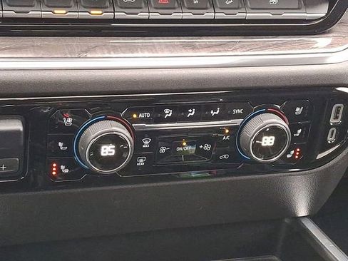 Used 2023 Chevrolet Silverado 1500 LTZ w/ LTZ Premium Package image 17