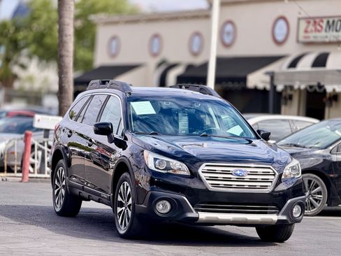 Used 2017 Subaru Outback 3.6R Limited AWD/4WD image 3