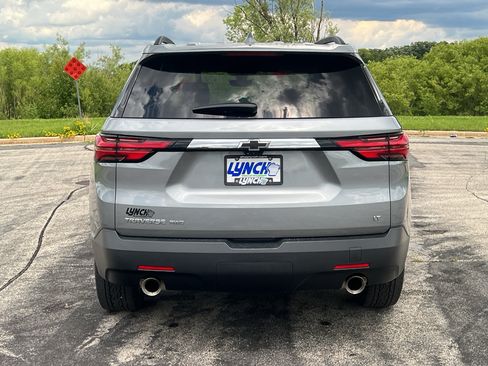 Used 2023 Chevrolet Traverse LT w/ LT Premium Package AWD/4WD image 3