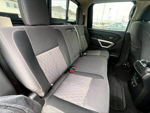 Used 2023 Nissan Titan SV w/ SV Convenience Package image 19