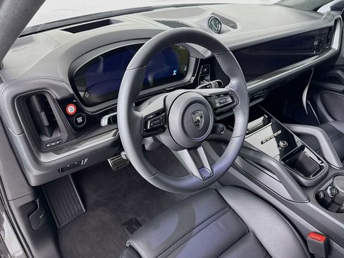 New 2025 Porsche Cayenne Turbo image 4
