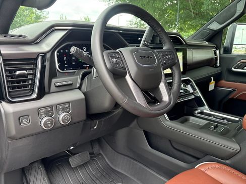 New 2026 GMC Sierra 2500 Denali Ultimate w/ LPO, Black Badging Package AWD/4WD image 14