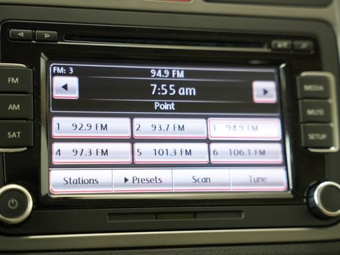 Used 2010 Volkswagen Tiguan SE AWD/4WD image 19