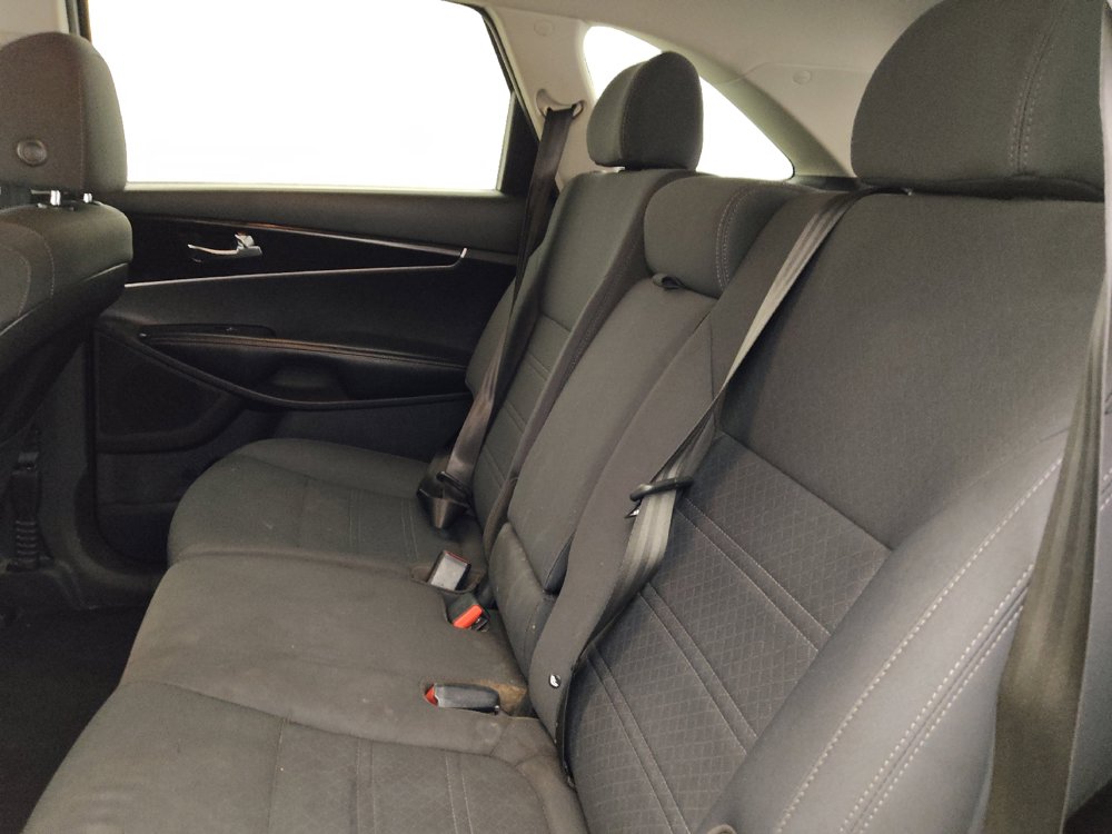 Used 2019 Kia Sorento S FWD image 18