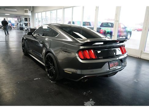 Used 2017 Ford Mustang GT image 5