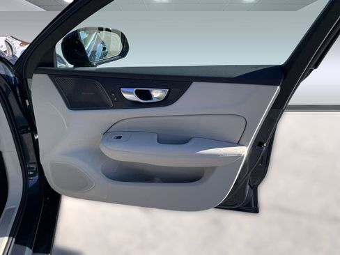 New 2024 Volvo S60 B5 Plus w/ Climate Package image 36