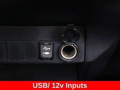 Used 2016 Toyota RAV4 XLE AWD/4WD image 5