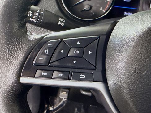 Used 2020 Nissan Rogue SV image 14