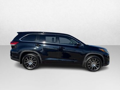 Used 2018 Toyota Highlander SE