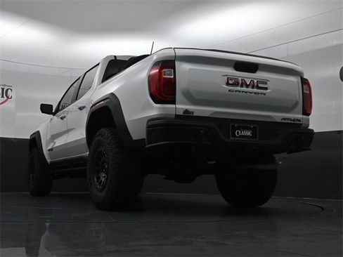 New 2024 GMC Canyon AT4X w/ AT4X AEV Edition image 17