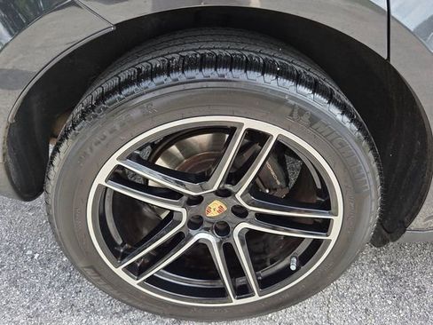 Used 2021 Porsche Macan AWD/4WD image 19