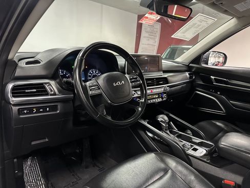 Used 2022 Kia Telluride LX image 14