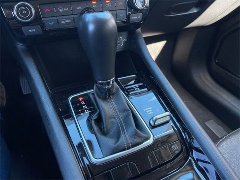 Used 2022 Jeep Compass Limited image 17