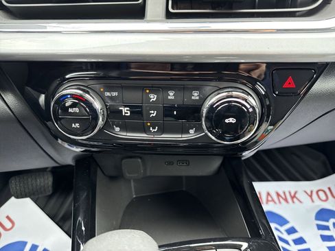 Used 2024 Chevrolet Trax LT w/ Driver Confidence Package image 18