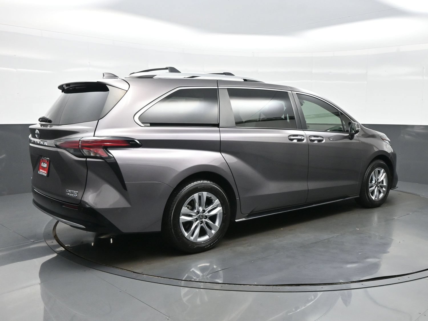Used 2022 Toyota Sienna Limited AWD/4WD image 6