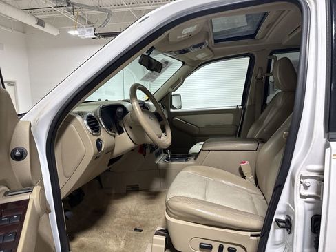 Used 2010 Ford Explorer Limited image 20