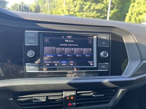 Used 2024 Volkswagen Jetta SE FWD image 20