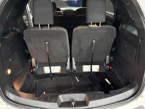 Used 2019 Ford Explorer XLT w/ Equipment Group 201A FWD image 9