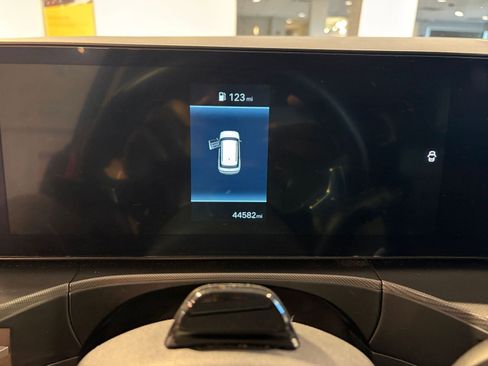 Used 2025 Hyundai Santa Fe SEL image 42