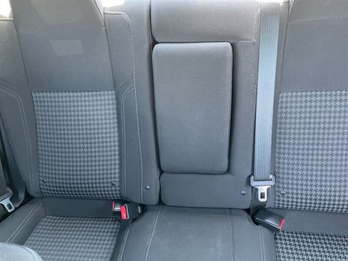 Used 2017 Dodge Challenger R/T image 5