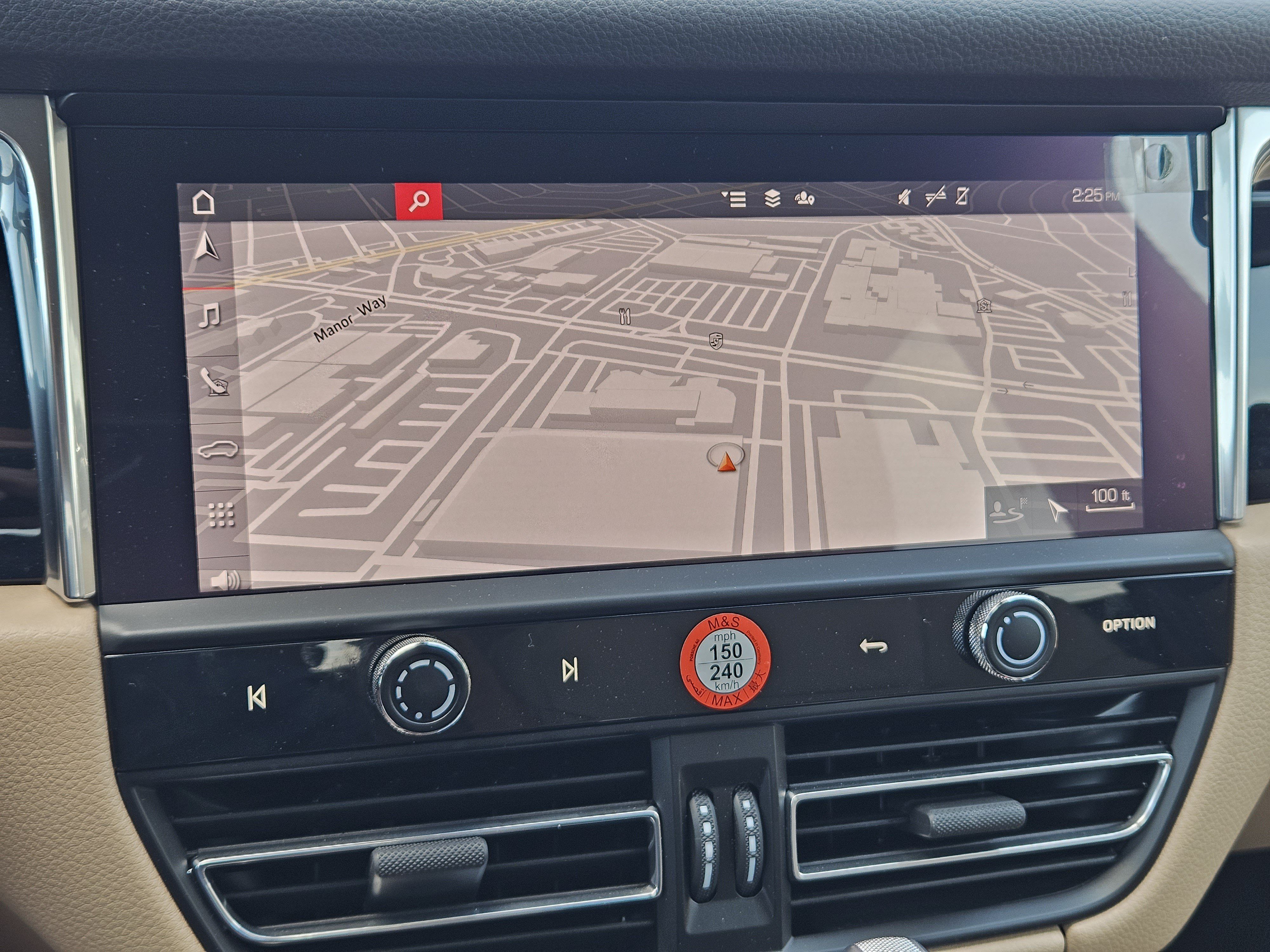 Certified 2026 Porsche Macan AWD/4WD image 17