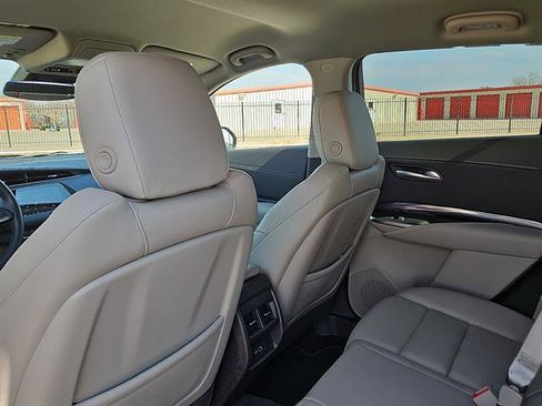 Used 2023 Cadillac XT4 Luxury image 9