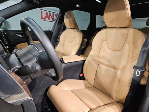 Used 2021 Volvo XC60 T5 Inscription w/ Protection Package FWD image 24