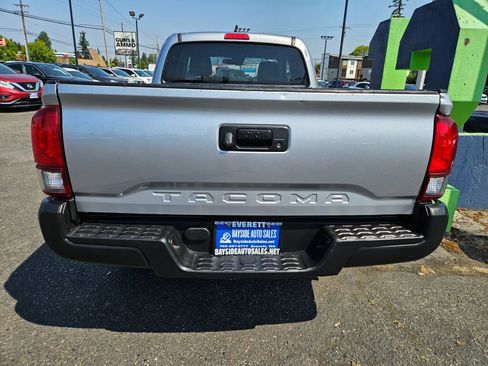 Used 2022 Toyota Tacoma SR RWD image 4