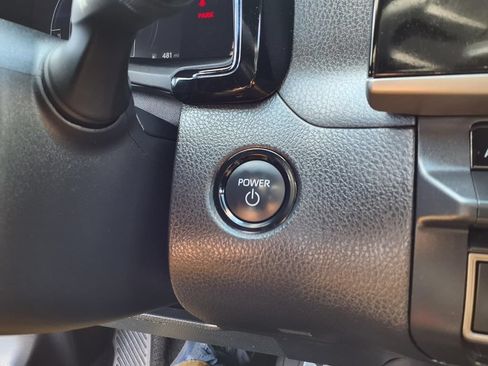 Used 2025 Toyota Camry SE FWD image 8