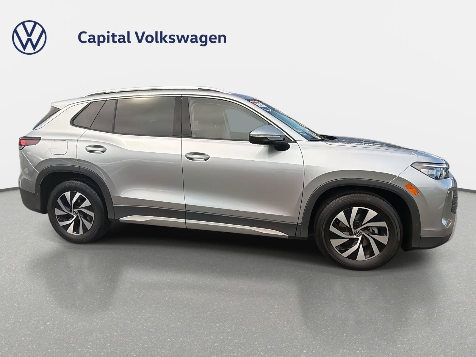 Used 2026 Volkswagen Tiguan S FWD image 4