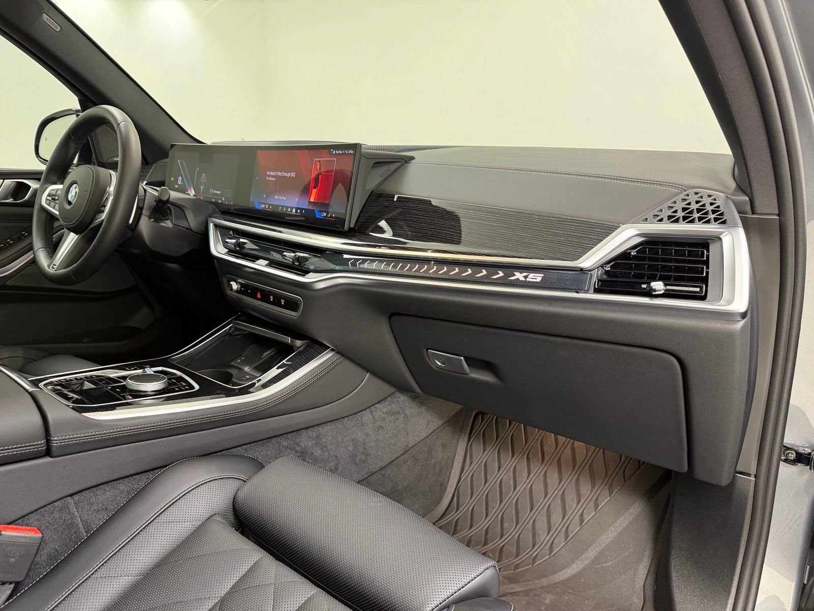 Used 2026 BMW X5 xDrive40i w/ M Sport Package AWD/4WD image 34