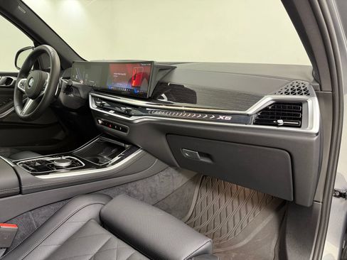 Used 2026 BMW X5 xDrive40i w/ M Sport Package AWD/4WD image 34