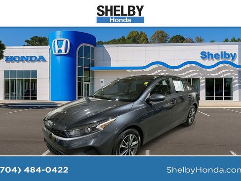 Used 2023 Kia Forte LXS image 1