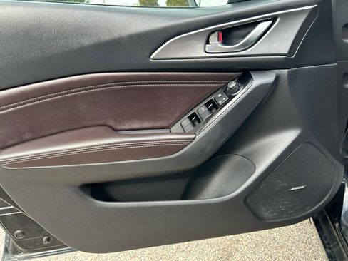 Used 2017 MAZDA MAZDA3 Grand Touring image 8