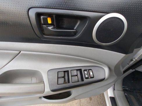 Used 2012 Toyota Tacoma 4x4 Double Cab image 8