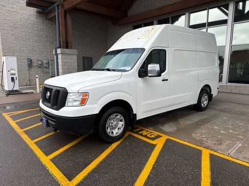 Used 2016 Nissan NV 2500 SV image 1