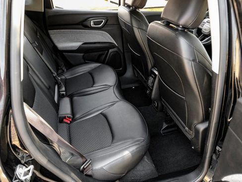 Used 2022 Jeep Compass Latitude image 45