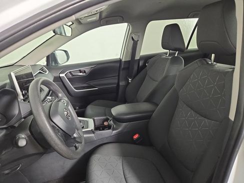 Used 2025 Toyota RAV4 XLE AWD/4WD image 14